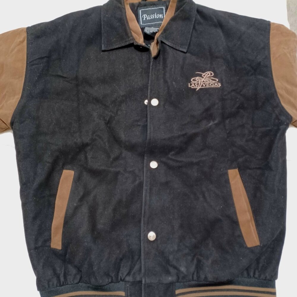 Las Vegas Varsity Letterman Jacket - Medium (Chaqueta Universitaria)